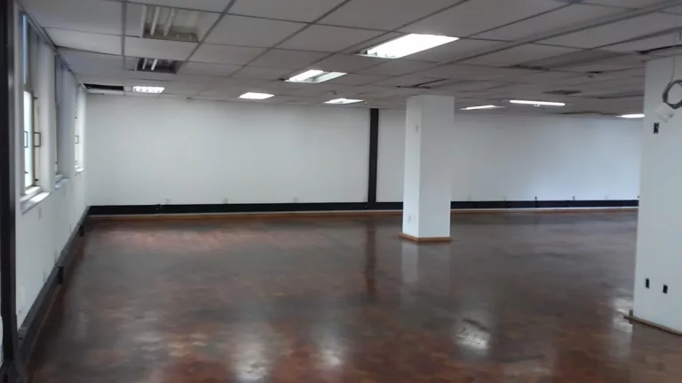 Imagem Conjunto comercial na República junto ao metrô