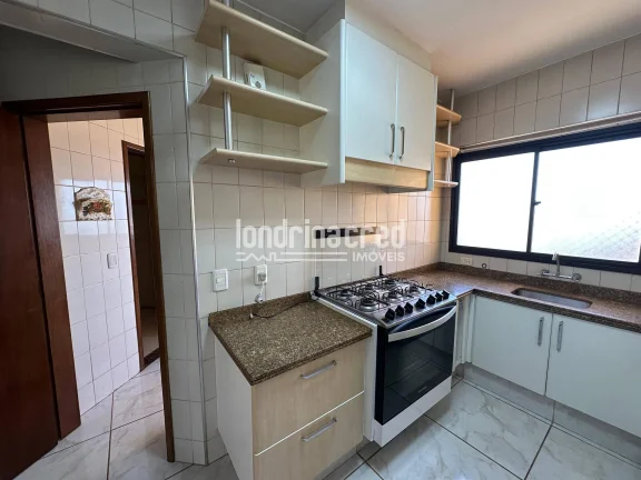 Imagem Amplo apartamento no Edifício Marques de Caravelas com 3 quartos, 2 sacadas, suíte e excelente localização por valor de oportunidade