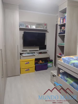 Imagem Sobrado com 3 Quartos e 2 banheiros à Venda, permuta- por R$ 750.000