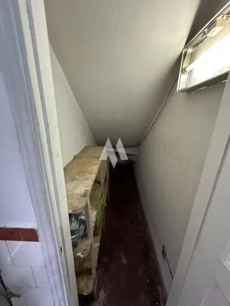 Imagem Sobrado à venda com 2 dormitórios e quintal no bairro do Macuco em Santos/SP