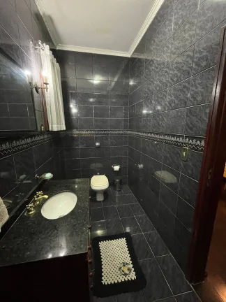 Imagem Sobrado 243 m² 3 Dormitorios sendo 2 Suites 3 Vagas de Garagens