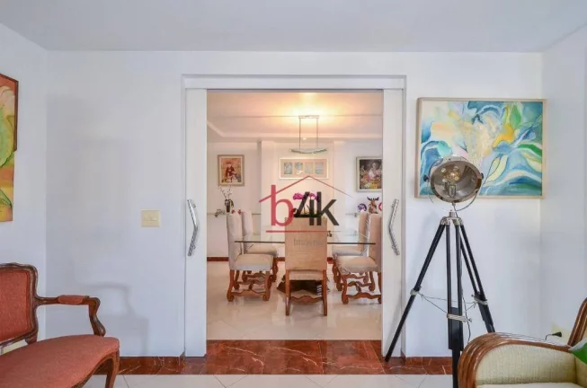 Imagem Cobertura com 393 m² à venda, 3 dormitórios e 3 vagas no Campo Belo
