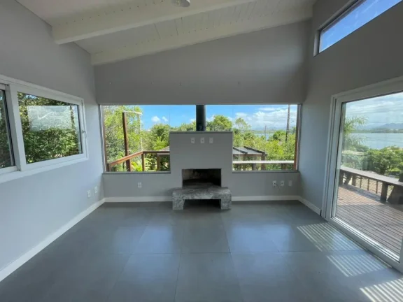 Imagem Casa com 2 Quartos à Venda, 110 m² em Imbituba - Imbituba