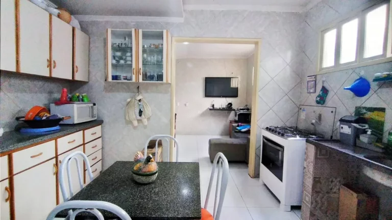 Imagem Casa no Getúlio Vargas - 2/4, Suíte, 2Wc, 145m², 2 Vagas - Confira!