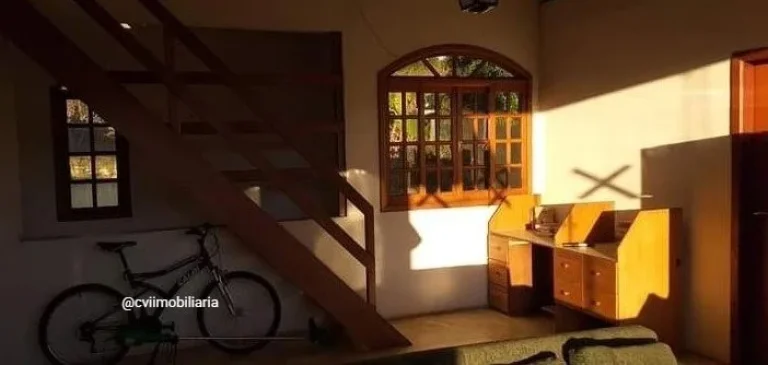 Imagem Descubra esta encantadora casa na Avenida Otacílio Negrão de Lima, localizada no bairro Pampulha e...