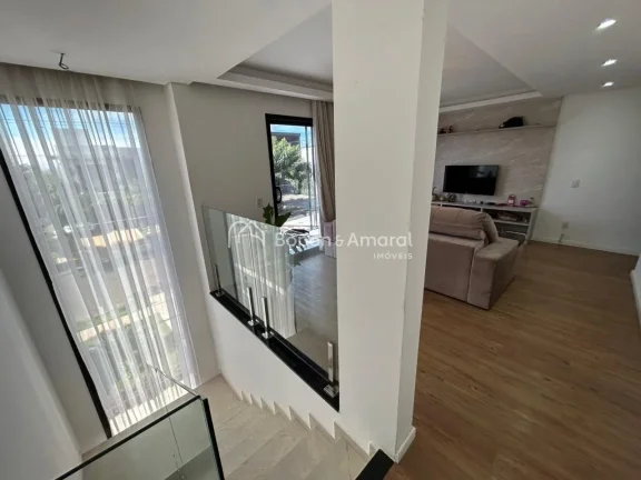 Imagem Lindo sobrado com 200m² de construção em terreno de 200m².
São 3 dormitórios, todos suítes, g...