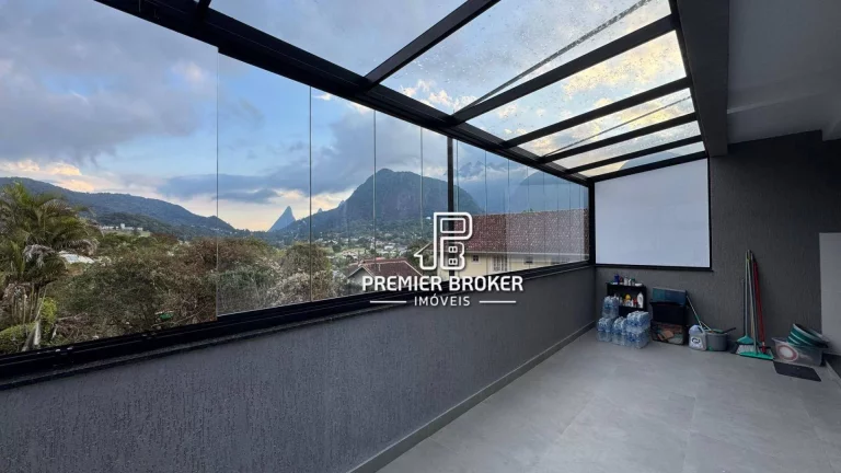 Imagem Casa com 3 dormitórios à venda, 143 m² por R$ 880.000,00 - Alto - Teresópolis/RJ