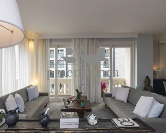 Imagem Apartamento com 258m² no Alto de Pinheiros, 4 suítes e 4 vagas.