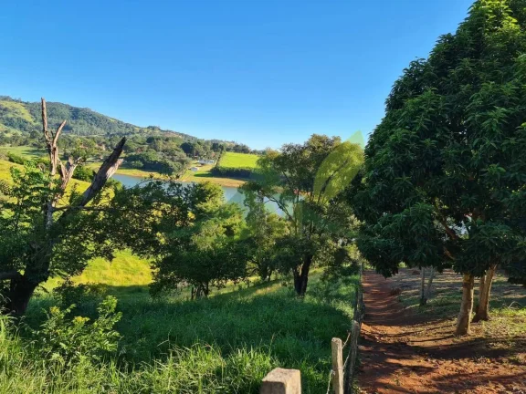 Imagem Belíssimo Terreno na Beira da Represa em Piracaia