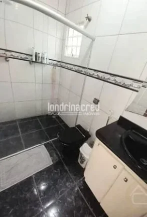 Imagem CASA NO JARDIM MONTE SINAI COM 03 QUARTOS SENDO 01 SUITE 02 BANHEIROS 4 VAGAS DE GARAGEM.