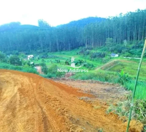 Imagem Terreno a 5 minutos do centro de Araguaia com 1.003 m², com água, energia e platô prontos. Localização privilegiada em Marechal Floriano.