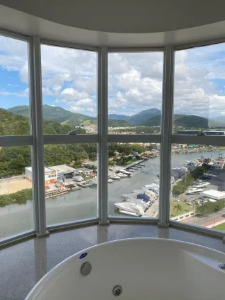 Imagem Excelente apartamento frente mar em Balneário Camboriú.