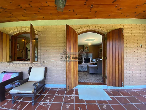 Imagem Casa à venda em Campos do Jordão - Em estilo rústico de tijolinho avista