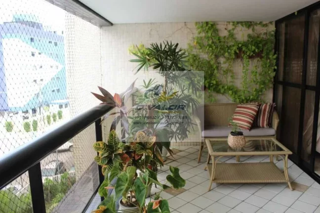 Imagem Vendo apartamento com 188,m², varanda ampla, 4 quartos s/ 2 suítes, DCE, sala p/ 2 ambientes e 2 vagas