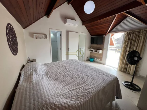 Imagem Tríplex a venda Condomínio Villaggio Terrazza frente o mar porteira fechada