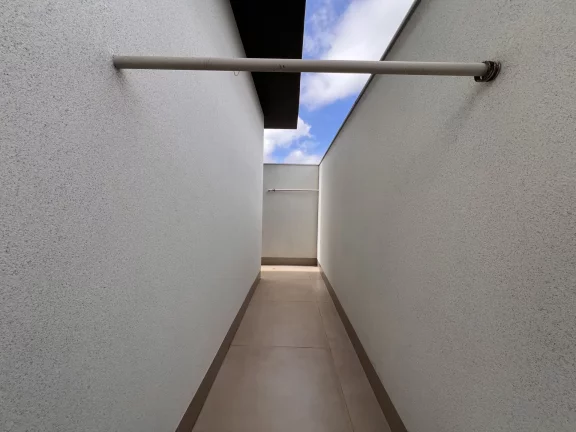 Imagem Casa Alto Padrão à Venda no Alto dos Caiçaras – 3 Suítes, Piscina e Área Gourmet em Patos de Minas