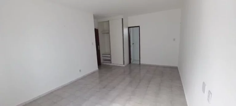 Imagem casa com quatro quartos para locacao ou compra no renascença l
