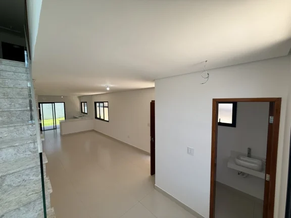 Imagem Casa à Venda com 3 Dorm e 4 Vagas - Condomínio Nova Jaguari