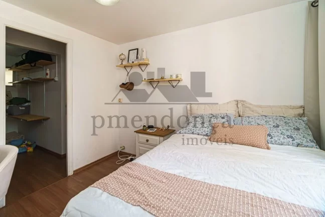 Imagem Este apartamento é ideal para quem busca um espaço amplo e confortável para morar. Com living par...