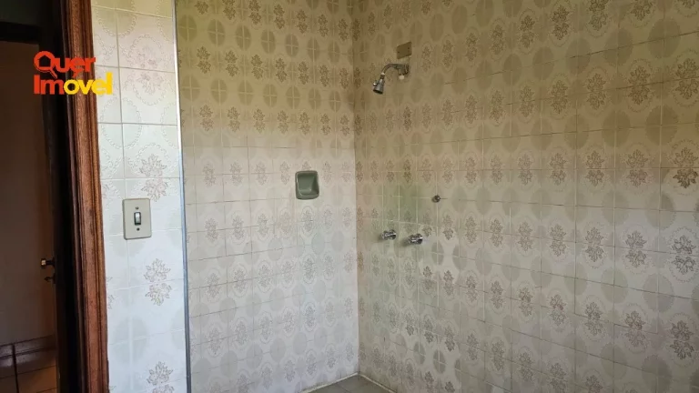 Imagem Imponente casa à venda em Ribeirão Preto-SP, no bairro Ribeirânia: 4 quartos, 2 suítes, 1 sala, 5 banheiros, 3 vagas, 346,67m².