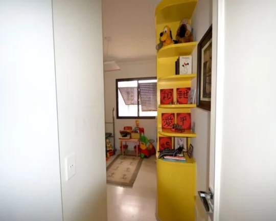 Imagem Apartamento em Pinheiros com 4 quartos (1su­te) e 2 vagas, 155m²