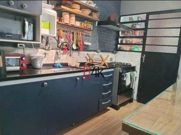 Imagem Casa no Campo Belo - SP com 3 dormitórios sendo 1 suíte.