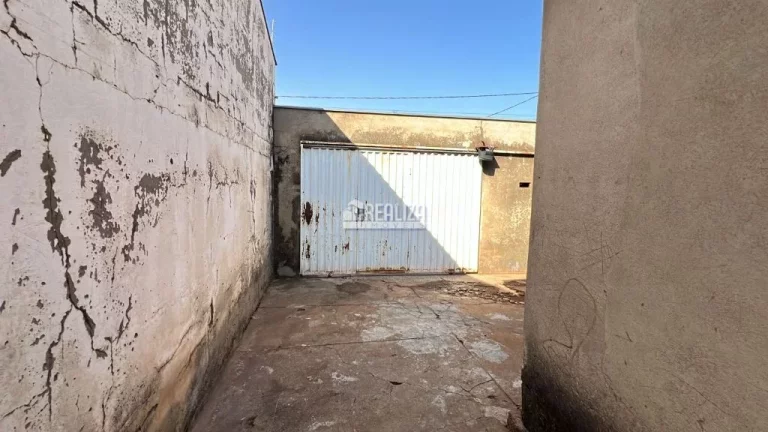 Imagem Casa à venda com 2 dormitórios no Leblon, em Uberaba