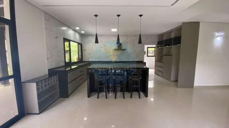 Imagem Casa em Condomínio a Venda no bairro Granja Viana - Cotia, SP