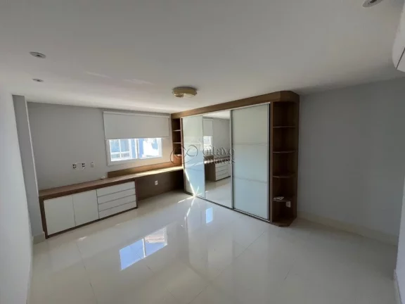 Imagem Imóvel à venda na Praia do Pecado, Macaé-RJ: Apartamento de 3 quartos com suíte, sala ampla e 2 vagas de garagem