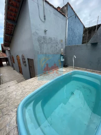 Imagem Casa com piscina à 800 metros da Praia de Itanhaém