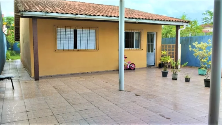 Imagem Casa de 2 dormitórios à venda no Jardim Primavera-Iguape/SP