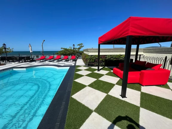 Imagem Mobiliado com 4 dormitórios à venda sendo 4 suítes, 180.0 m² por - R$ 10.900.000,00 - Meia Praia - Itapema/SC
