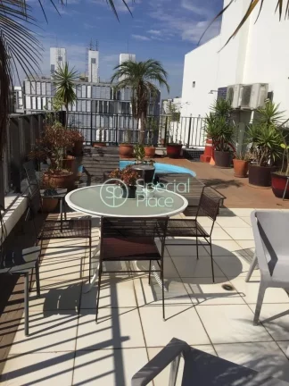 Imagem Linda cobertura duplex com 267m2, 3 dormitórios ( 3 suítes ) e 2 vagas na garagem. Excelente distr...