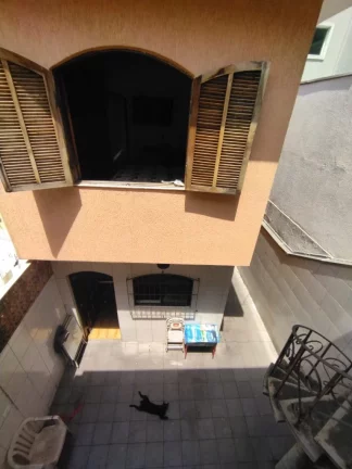 Imagem Sobrado de 3 quartos no Jardim Las Vegas, Santo André-SP: 2 banheiros, 2 vagas de garagem, 156m² de área!