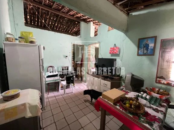 Imagem TERRENO COM 2 CASAS, 2 QUARTOS, 1 WC, ÁREA DE SERVIÇO E QUINTAL