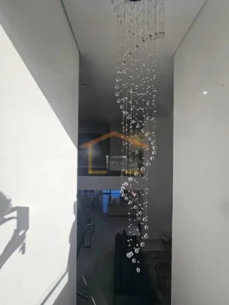 Imagem Casa 5 estrelas, construída com material Platinum.
Toda mobiliada, academia, acessibilidade, aqueci...