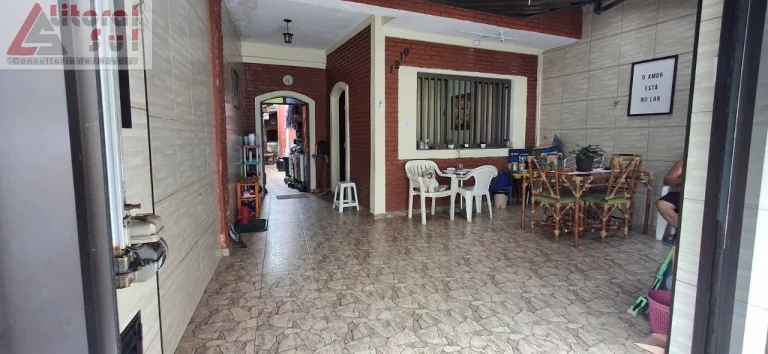 Imagem Imperdível Residência à Venda em Praia Grande-SP, Tupi: 2 Quartos, 1 Sala, 2 Banheiros, 2 Vagas,