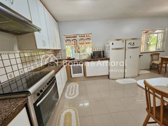 Imagem Excelente casa, espaçosa, construção sólida, com telhado novo, ideal para quem procura conforto ...