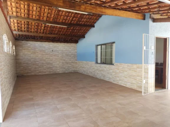 Imagem Casa ampla com quintal grande no Solemar em Praia Grande -SP