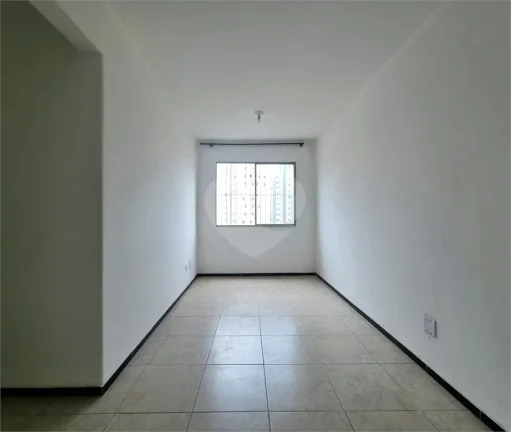 Imagem Apartamento à venda com 2 quartos no condomínio Margarida, São Paulo - SP
