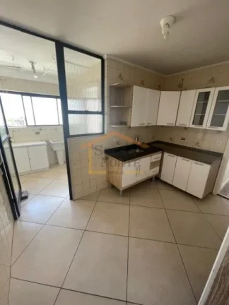 Imagem Apto 80m², 3 dormitórios, sendo 1 suíte, rico em armários, 2 banheiros, sala 2 ambientes, varand...