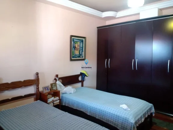 Imagem Excelente casa à venda em Contagem, localizada no bairro Parque Turistas. Possui 180m² de área to...