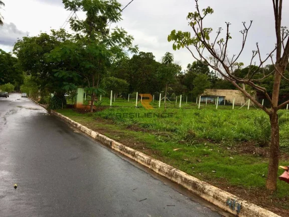 Imagem Lote de 1000 m2 em condomínio fechado com portaria 24 Horas !!