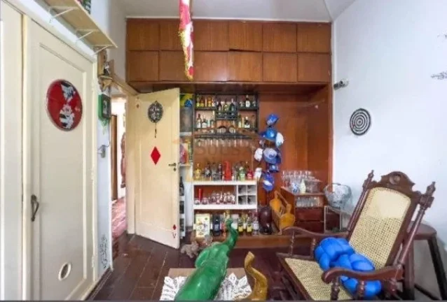 Imagem Apto 104m², 3 dormitórios aconchegantes com pisos em madeira, sendo 1 suíte com banheira, cozinha...