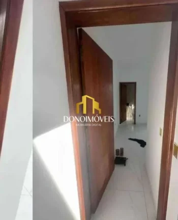Imagem Amplo imóvel com 250 m², localizado em uma região privilegiada, ideal para quem busca conforto e ...