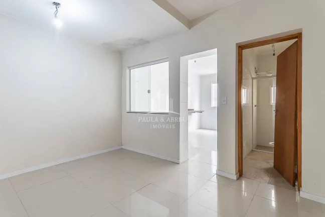 Imagem Casa com Terreno de 70m² e 101m²de área útil São 3 Dormitórios, 2 Banheiros, Sacada, 2 Vagas, Quintal no Bairro Casa Branca, Santo André