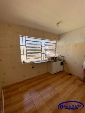 Imagem DELGADO aluga SALA COMERCIAL com aproximadamente 60 m² EM FRENTE A PRAÇA DE ITABORAI-RJ.