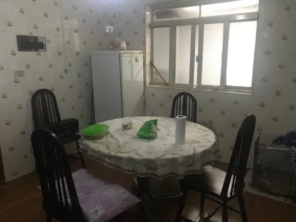 Imagem Casa no centro com 3 dormitórios sendo 1 suíte (todos com armários embutidos) , 2 salas , cozinha...