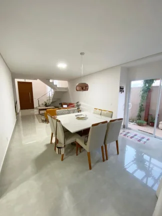 Imagem Casa em condomínio para venda em Valinhos S.P.

Casa nova e maravilhosa no condomínio Villa do Sol...