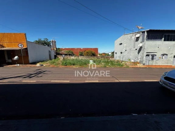 Imagem Terreno à venda, 256 m² por R$ 700.000,00 - Centro - Itumbiara/GO